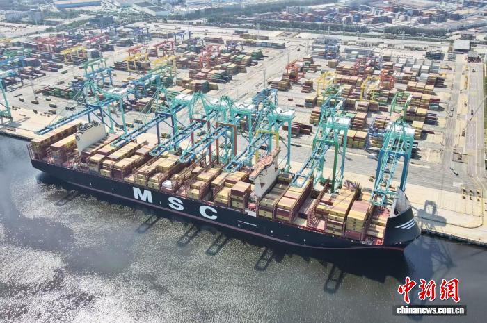 天津港刷新中国自动化集装箱码头单航次作业量纪录